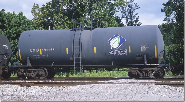 DMIX (Minnesota Corn Processors) 191158 was built 5-1998. ADM logo.